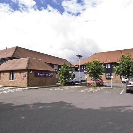 Premier Inn Aylesbury Exterior foto